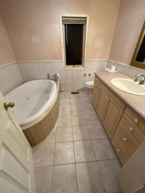 Brampton Sheridan Davis Campus Private Suite for 3 People